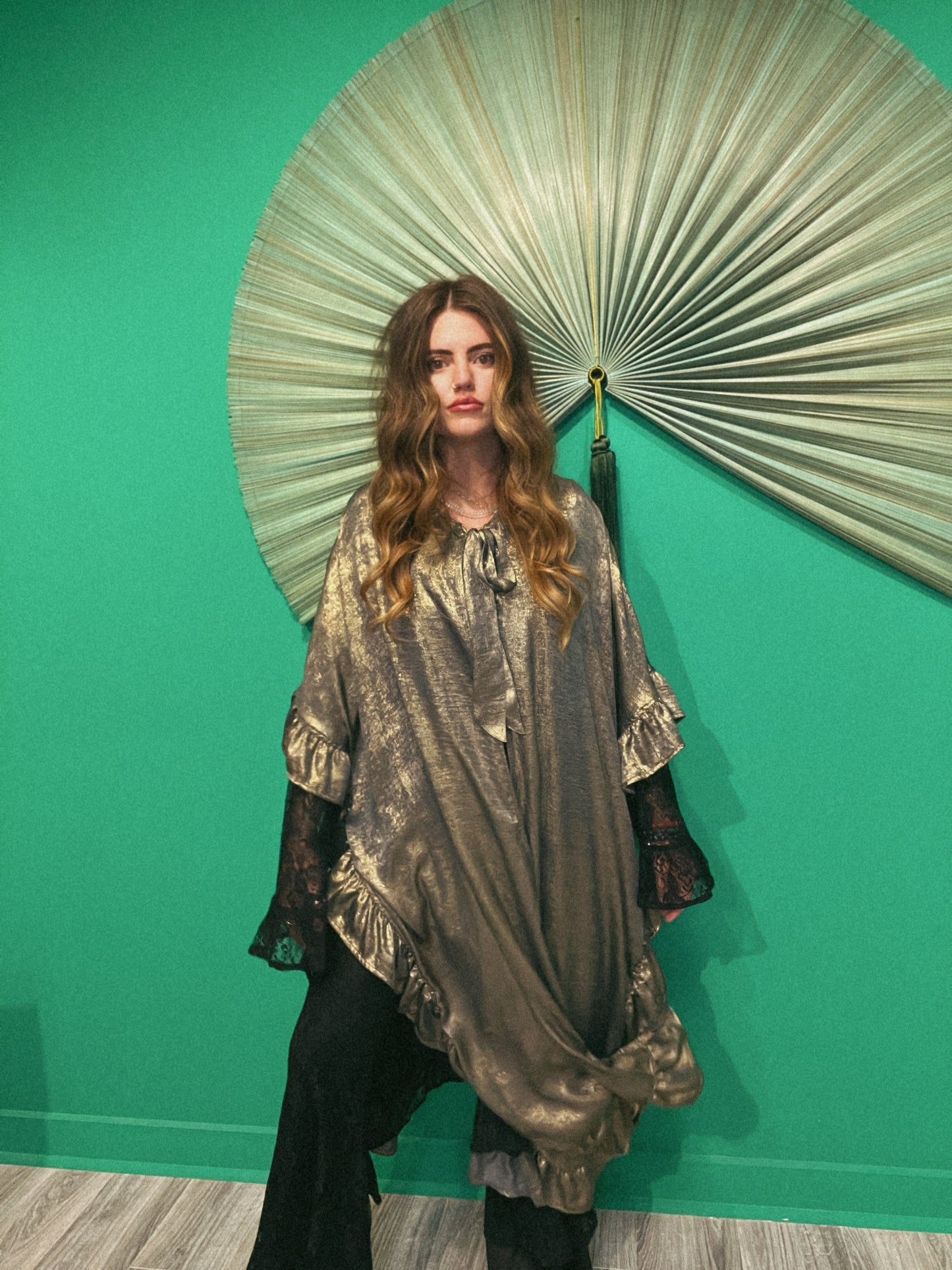 LTB 305 SILVER METAL - LILITH RUFFLE CAPE