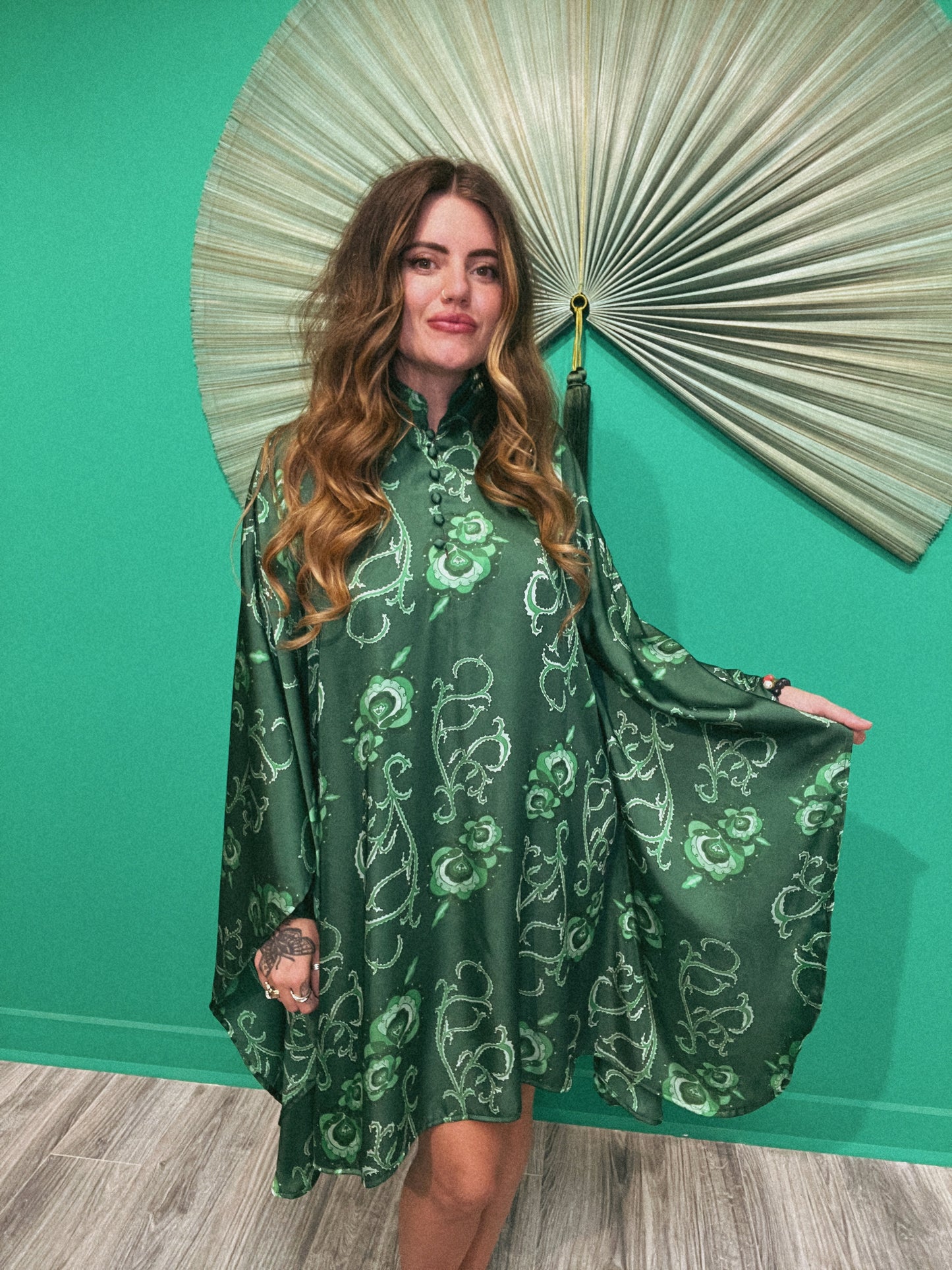 LTB788 EMERALD SWIRL- LENA SHORT KAFTAN -SATIN