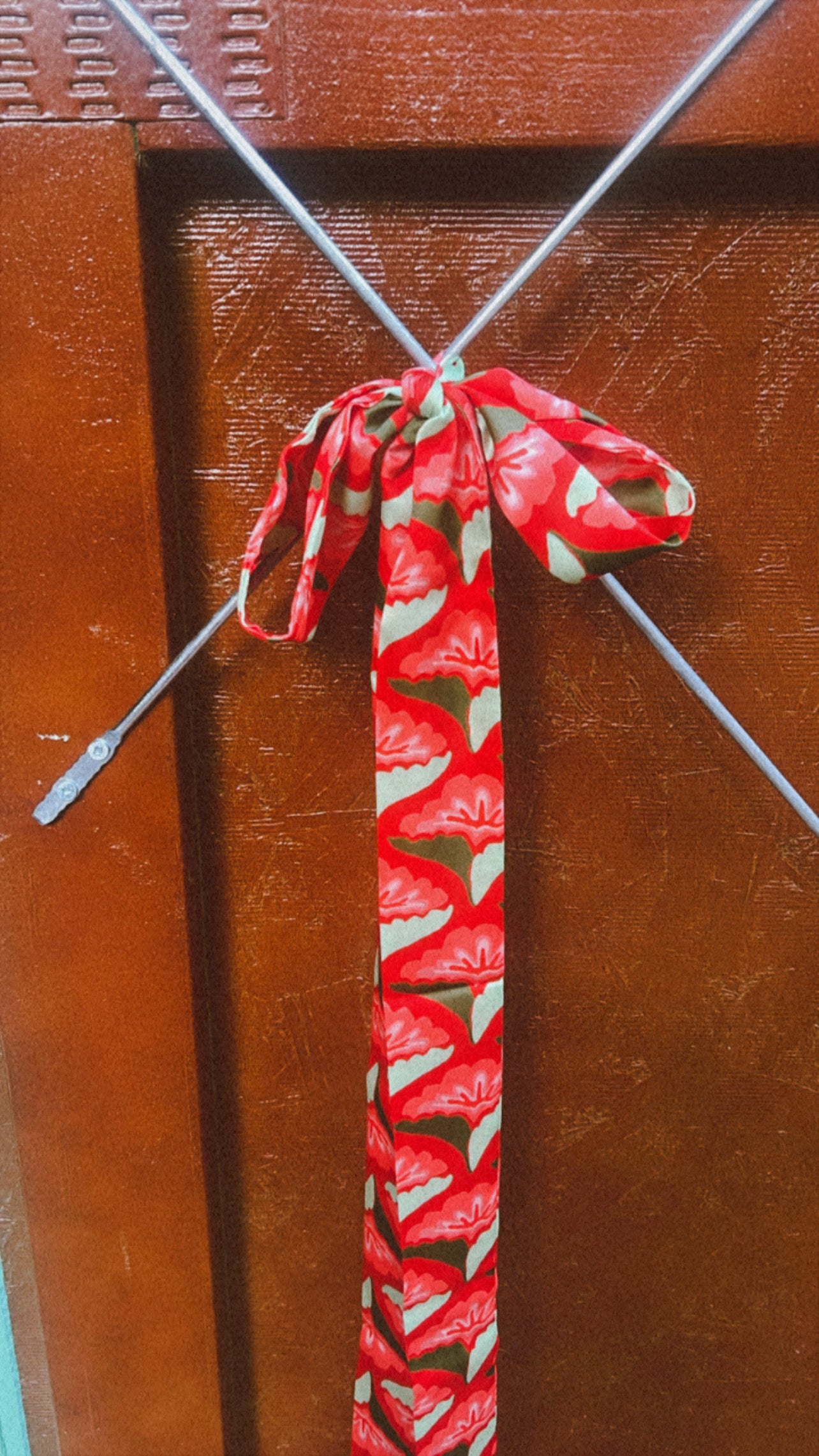 LTB 776 RETRO PETAL-SATIN TIE