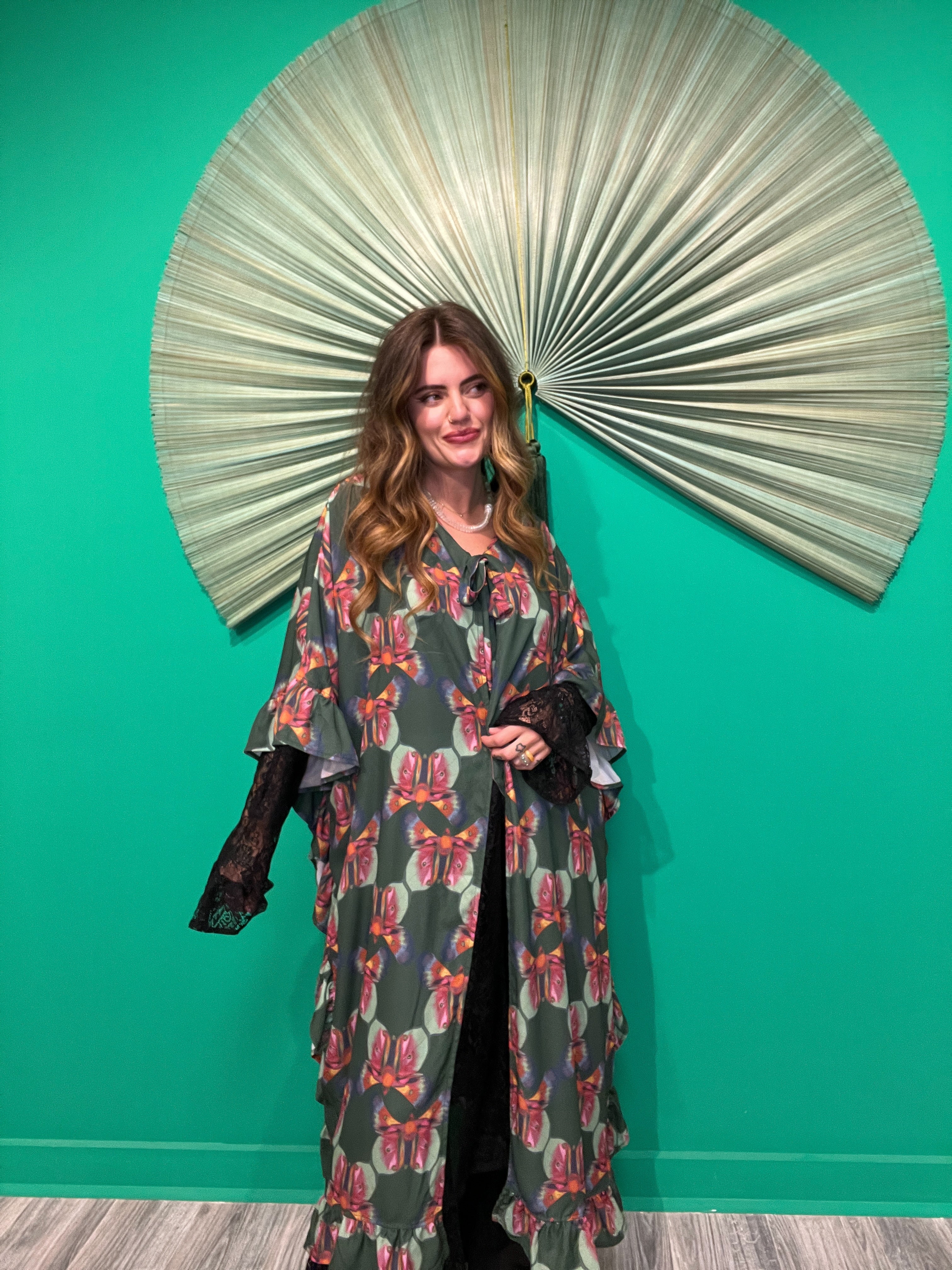 LILLITH CAPE IN MARIPOSA