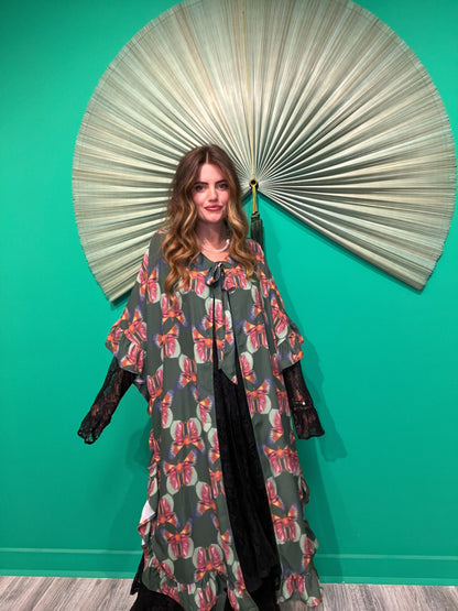 LILLITH CAPE IN MARIPOSA