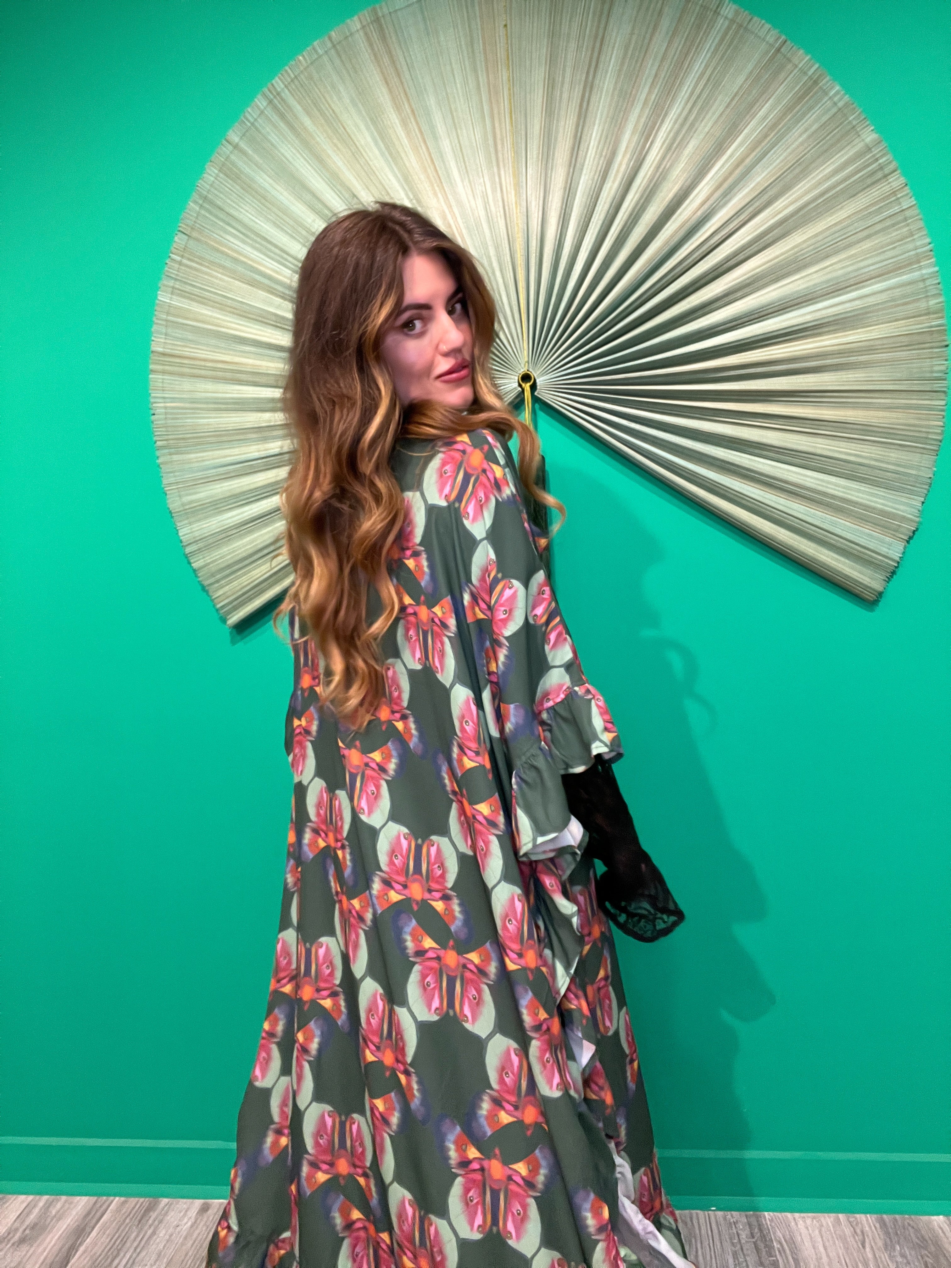 LILLITH CAPE IN MARIPOSA