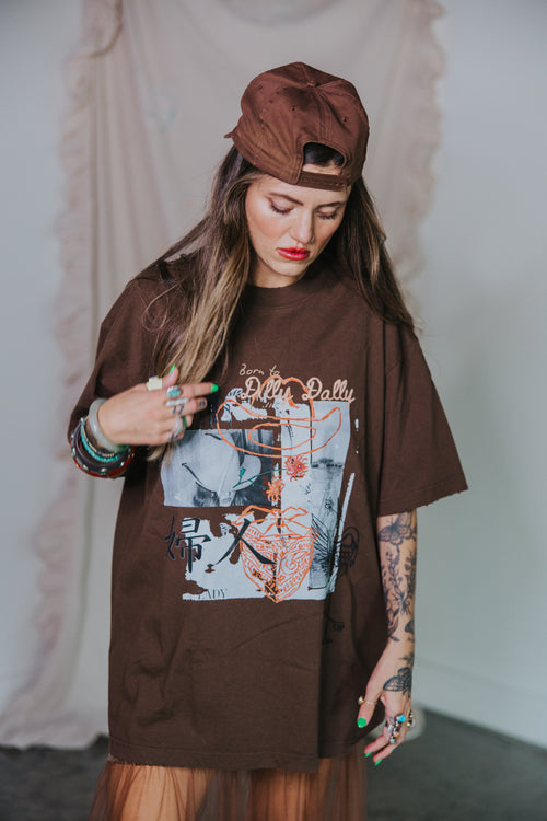 DILLY DALLY TEE