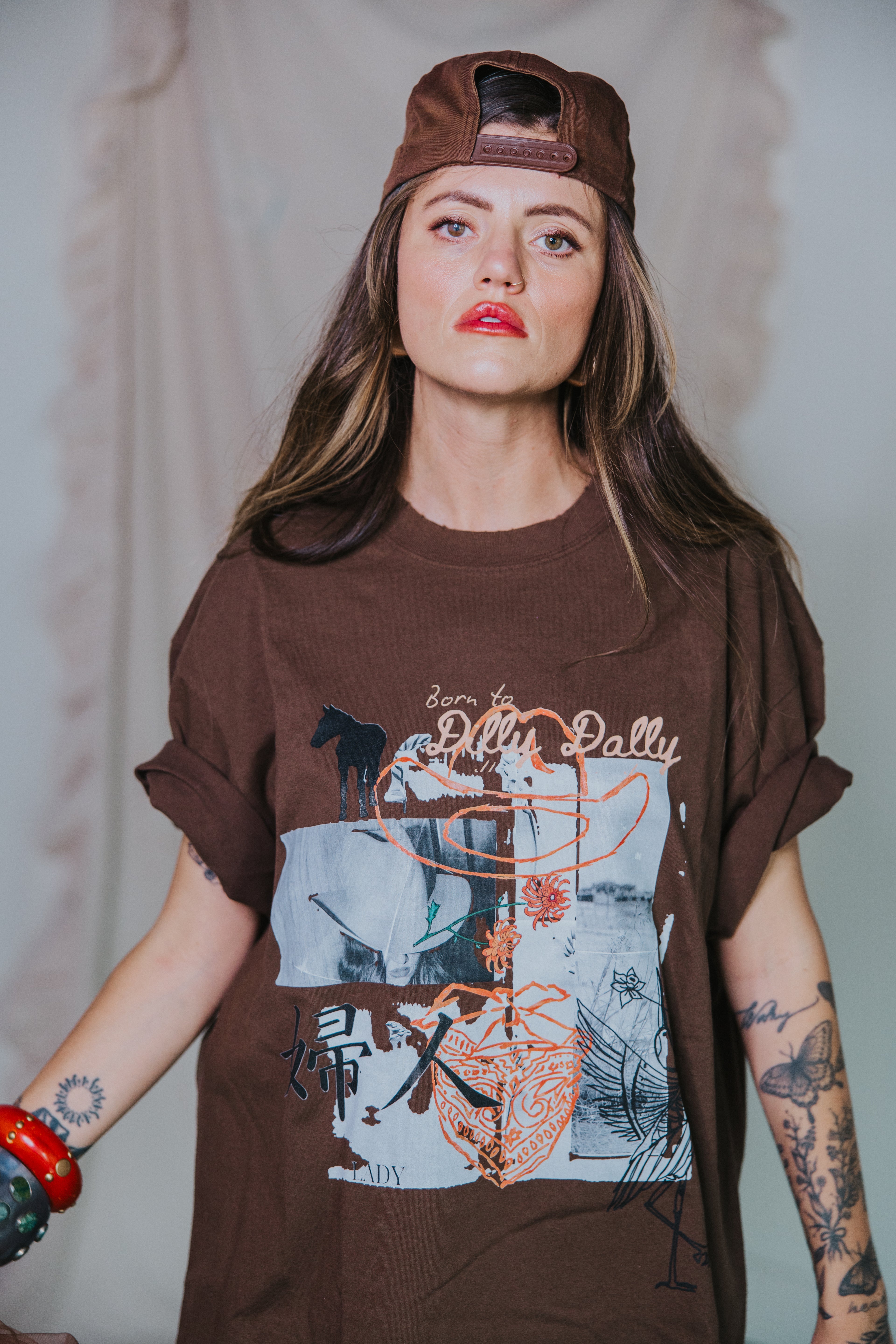 DILLY DALLY TEE