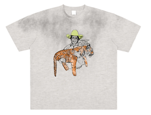 HANDS FULL TEE